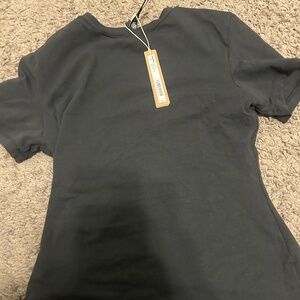 skims black shirt small